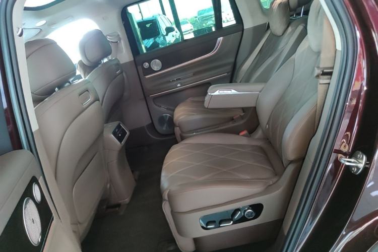 Used Hima AITO M9 2025 Extended-Range Ultra Version 52 kWh 6-Seater Left Rear Seat
