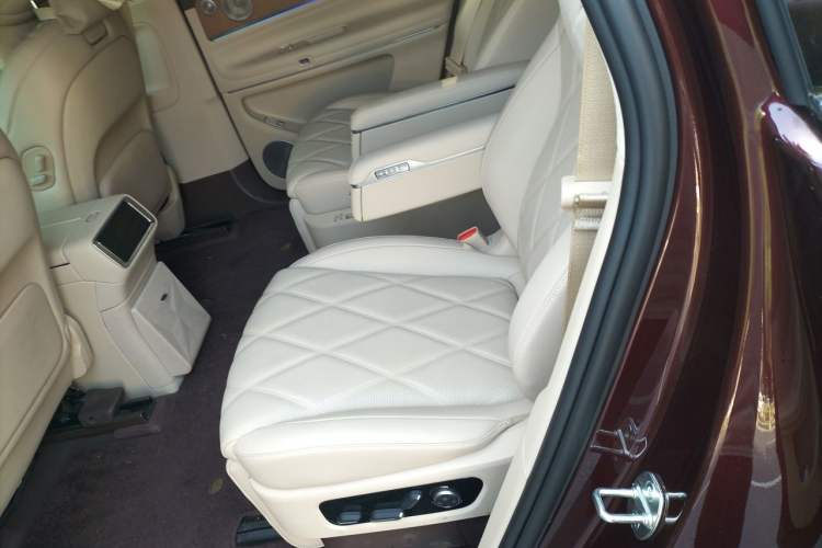 Used Hima AITO M9 2025 Extended-Range Ultra Version 52 kWh 6-Seater Left Rear Seat