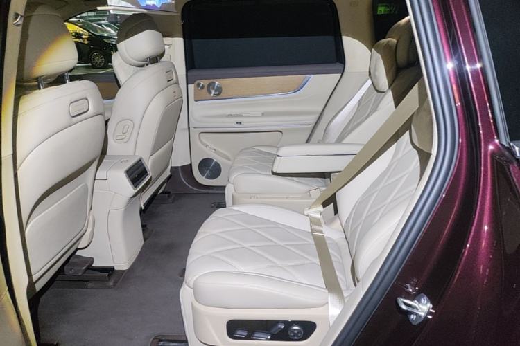 Used Hima AITO M9 2025 Extended-Range Ultra Version 52 kWh 6-Seater Left Rear Seat