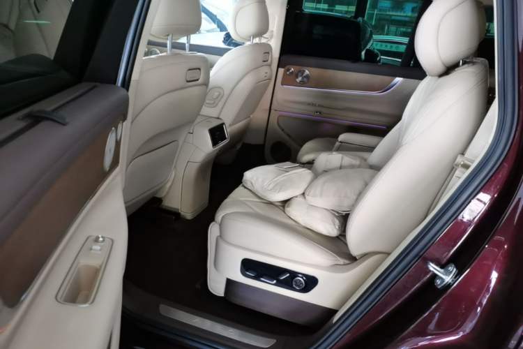 Used Hima AITO M9 2025 Extended-Range Ultra Version 52 kWh 6-Seater Left Rear Seat