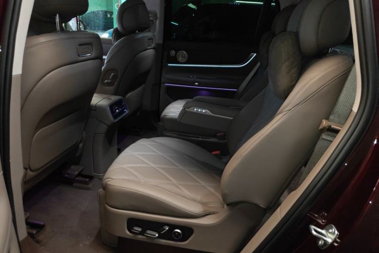 Used Hima AITO M9 2025 Extended-Range Ultra Version 52 kWh 6-Seater Left Rear Seat
