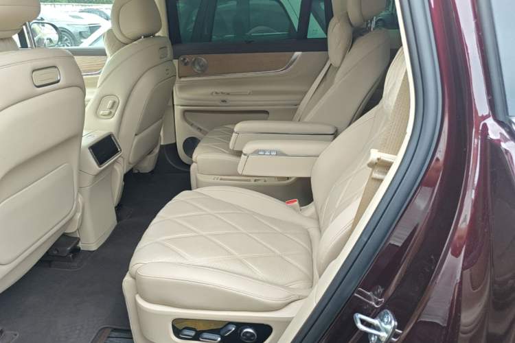 Used Hima AITO M9 2025 Extended-Range Ultra Version 52 kWh 6-Seater Left Rear Seat