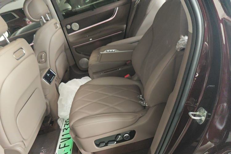 Used Hima AITO M9 2025 Extended-Range Ultra Version 52 kWh 6-Seater Left Rear Seat