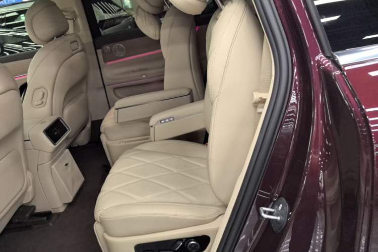 Used Hima AITO M9 2025 Extended-Range Ultra Version 52 kWh 6-Seater Left Rear Seat
