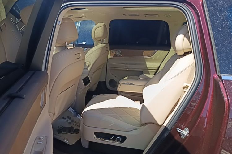 Used Hima AITO M9 2025 Extended-Range Ultra Version 52 kWh 6-Seater Left Rear Seat