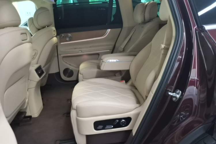 Used Hima AITO M9 2025 Extended-Range Ultra Version 52 kWh 6-Seater Left Rear Seat