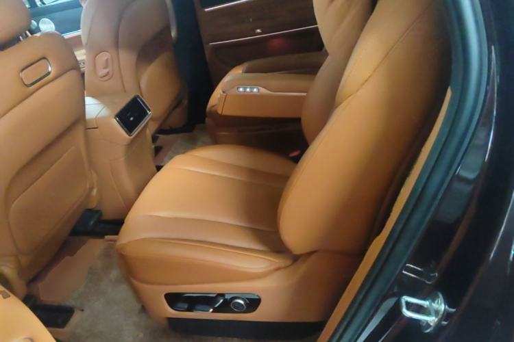 Used Hima AITO M9 2025 Pure Electric Ultra Version 100 kWh 6-Seater Model Left Rear Seat