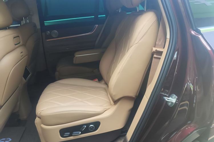Used Hima AITO M9 2025 Pure Electric Ultra Version 100 kWh 6-Seater Model Left Rear Seat
