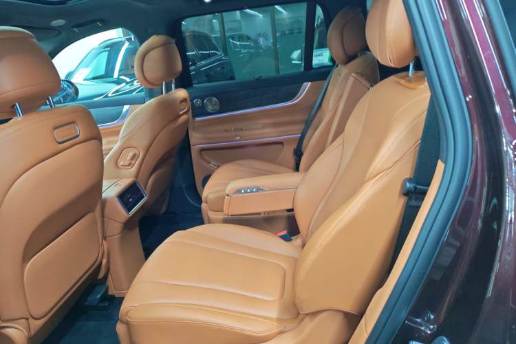 Used Hima AITO M9 2025 Extended-Range Ultra Version 52 kWh 6-Seater Left Rear Seat