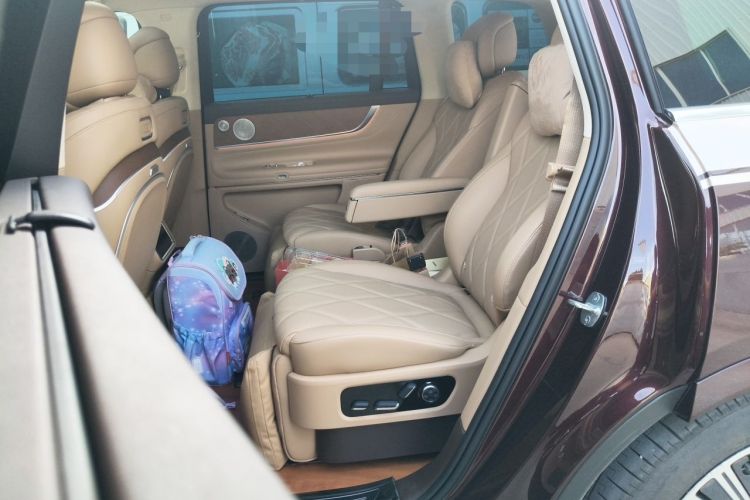 Used Hima AITO M9 2025 Extended-Range Ultra Version 52 kWh 6-Seater Left Rear Seat
