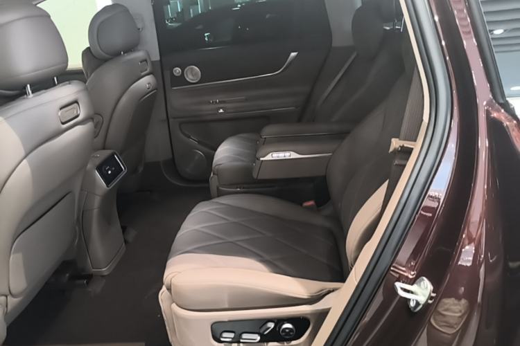 Used Hima AITO M9 2025 Extended-Range Ultra Version 52 kWh 6-Seater Left Rear Seat