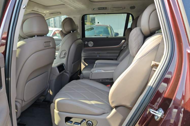 Used Hima AITO M9 2025 Extended-Range Ultra Version 52 kWh 6-Seater Left Rear Seat