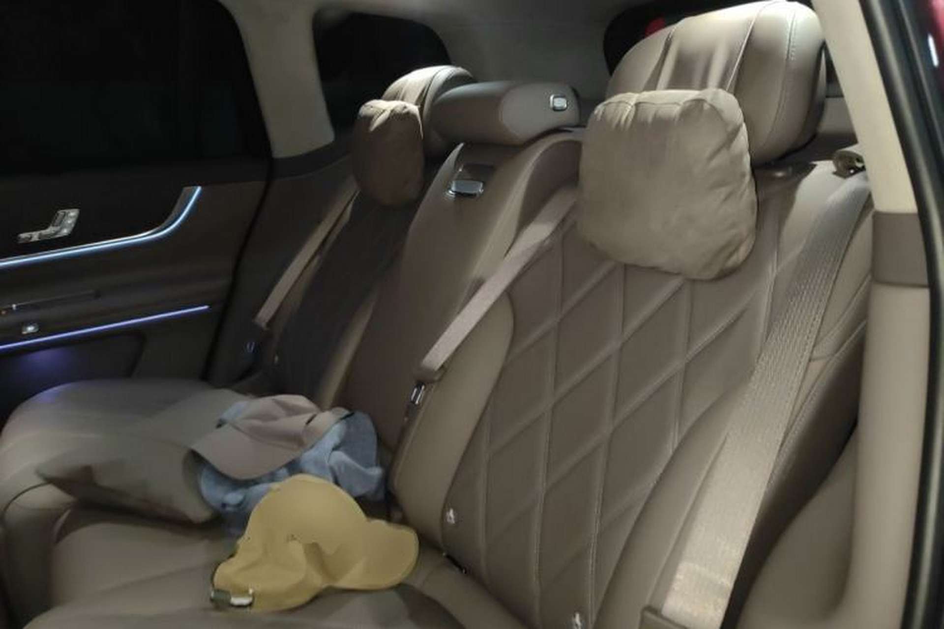 Used Hima AITO M9 2025 All-Electric Ultra Version 100 kWh 5-Seater Model Left Rear Seat