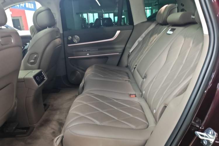 Used Hima AITO M9 2025 Extended-Range Ultra Version 52 kWh 5-Seater Edition Left Rear Seat