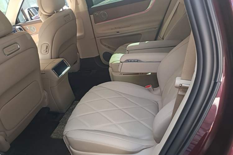 Used Hima AITO M9 2025 Extended-Range Ultra Version 52 kWh 6-Seater Left Rear Seat
