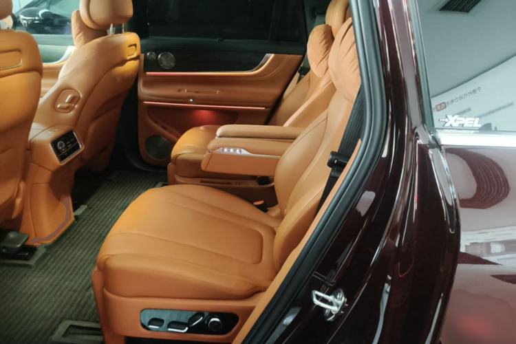 Used Hima AITO M9 2025 Extended-Range Max Version 52 kWh 6-Seater Edition Left Rear Seat