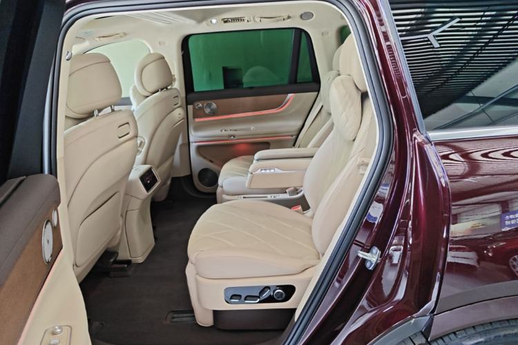Used Hima AITO M9 2025 Extended-Range Ultra Version 52 kWh 6-Seater Left Rear Seat