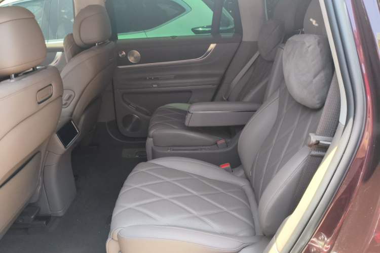 Used Hima AITO M9 2025 Extended-Range Ultra Version 52 kWh 6-Seater Left Rear Seat