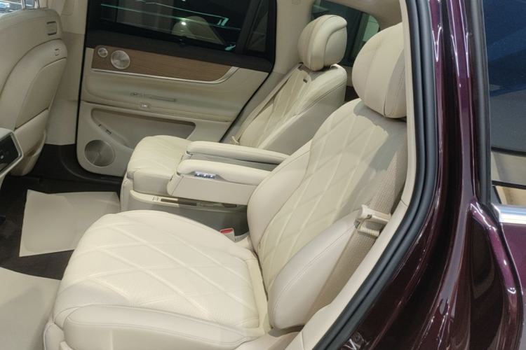 Used Hima AITO M9 2025 Extended-Range Ultra Version 52 kWh 6-Seater Left Rear Seat