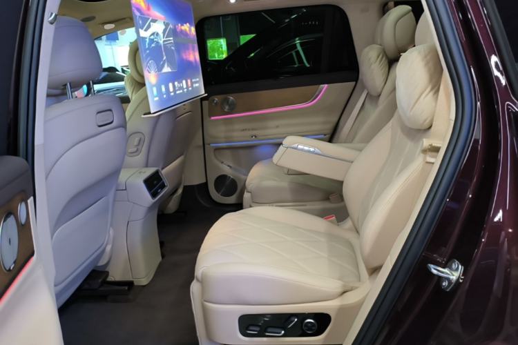 Used Hima AITO M9 2025 Extended-Range Ultra Version 52 kWh 6-Seater Left Rear Seat