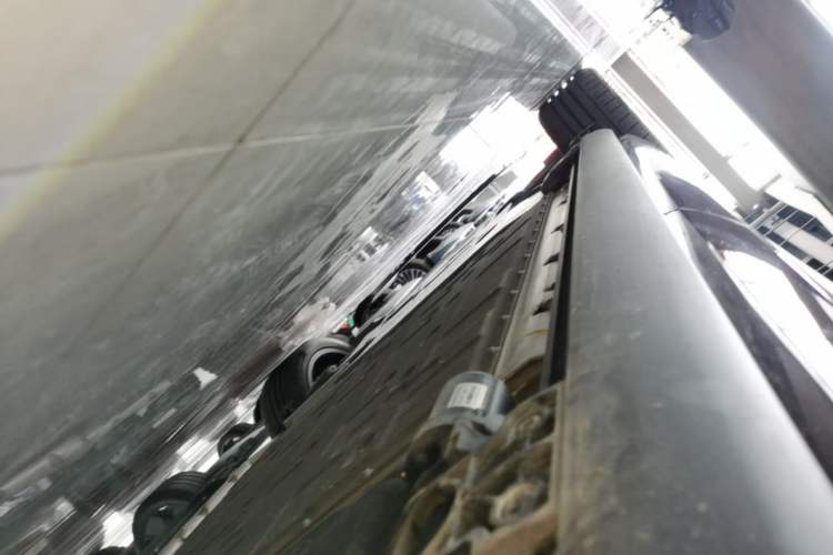 Used Hima AITO M9 2025 Extended-Range Ultra Version 52 kWh 6-Seater Left Side Sill