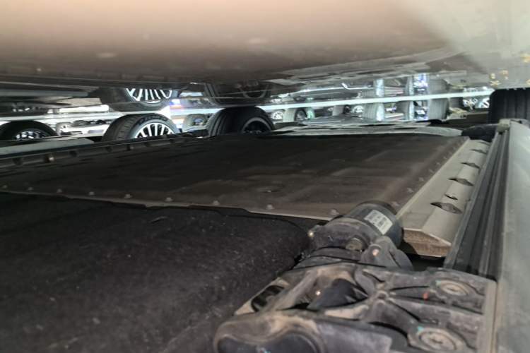 Used Hima AITO M9 2025 Extended-Range Ultra Version 52 kWh 6-Seater Left Side Sill