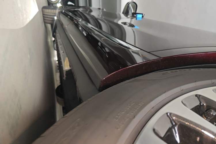Used Hima AITO M9 2025 Extended-Range Ultra Version 52 kWh 6-Seater Left Side Sill