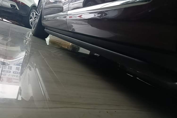 Used Hima AITO M9 2025 Extended-Range Ultra Version 52 kWh 6-Seater Left Side Sill