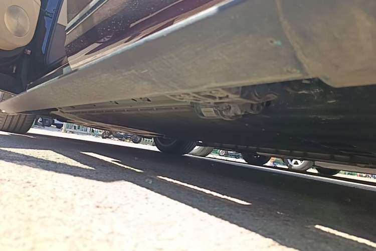 Used Hima AITO M9 2025 Extended-Range Ultra Version 52 kWh 6-Seater Left Side Sill