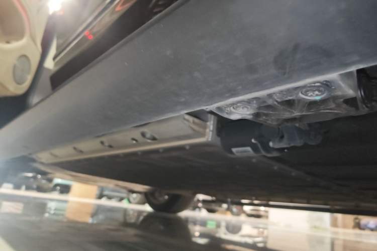 Used Hima AITO M9 2025 Extended-Range Ultra Version 52 kWh 6-Seater Left Side Sill