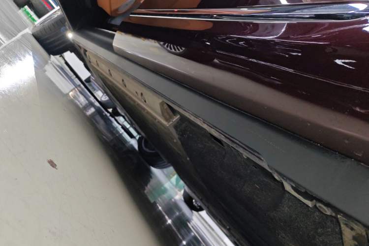 Used Hima AITO M9 2025 Extended-Range Ultra Version 52 kWh 6-Seater Left Side Sill