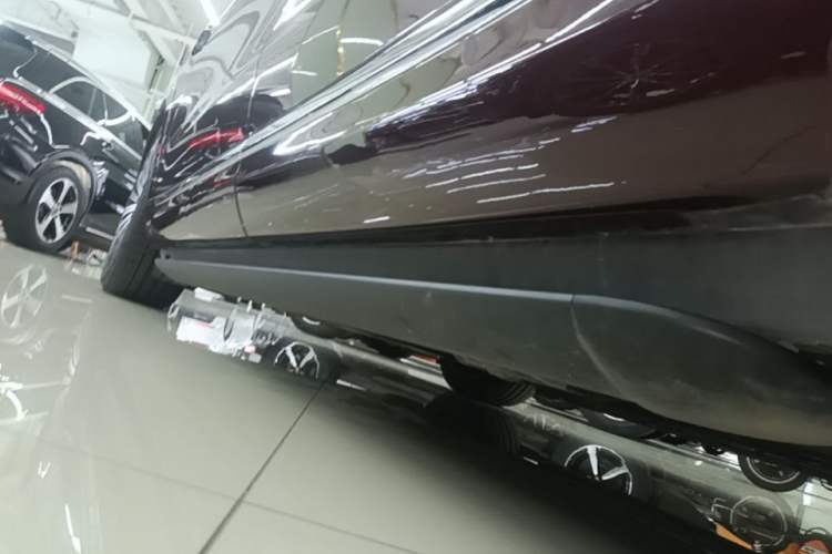 Used Hima AITO M9 2025 Extended-Range Ultra Version 52 kWh 6-Seater Left Side Sill