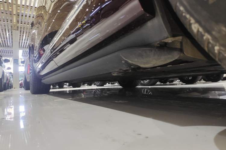 Used Hima AITO M9 2025 Extended-Range Ultra Version 52 kWh 6-Seater Left Side Sill