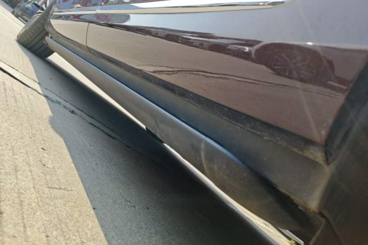 Used Hima AITO M9 2025 Extended-Range Ultra Version 52 kWh 6-Seater Left Side Sill