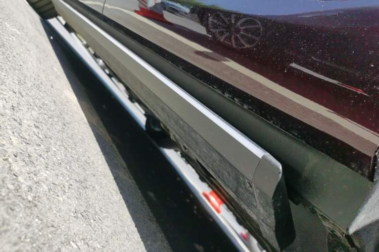 Used Hima AITO M9 2025 Extended-Range Ultra Version 52 kWh 6-Seater Left Side Sill