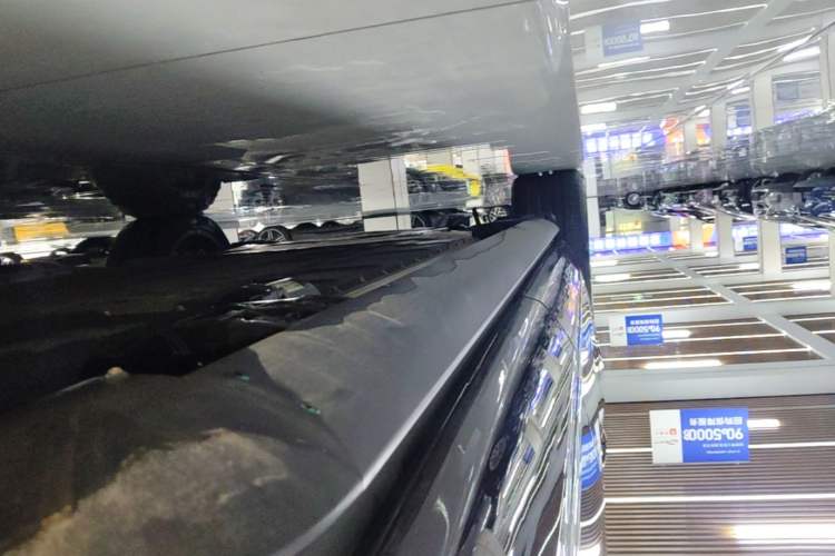 Used Hima AITO M9 2025 Extended-Range Ultra Version 52 kWh 6-Seater Left Side Sill