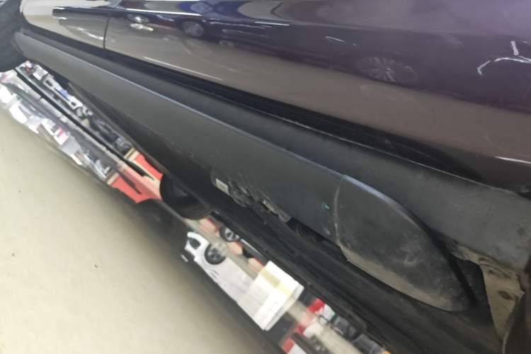 Used Hima AITO M9 2025 Extended-Range Ultra Version 52 kWh 5-Seater Edition Left Side Sill