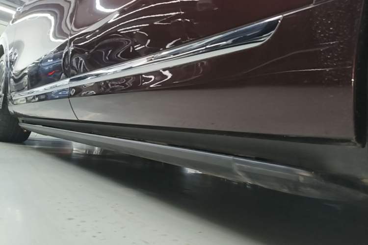 Used Hima AITO M9 2025 Extended-Range Ultra Version 52 kWh 5-Seater Edition Left Side Sill