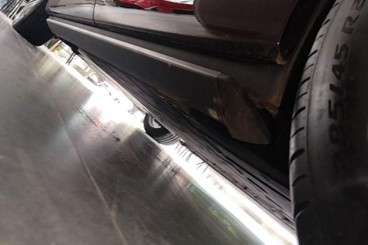 Used Hima AITO M9 2025 Extended-Range Ultra Version 52 kWh 5-Seater Edition Left Side Sill