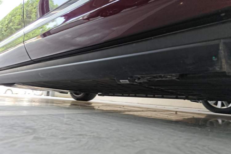 Used Hima AITO M9 2025 Extended-Range Ultra Version 52 kWh 6-Seater Left Side Sill