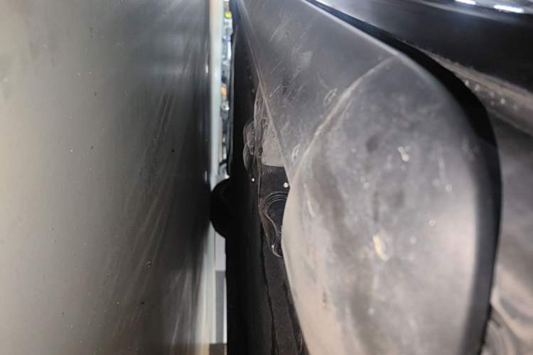 Used Hima AITO M9 2025 Extended-Range Ultra Version 52 kWh 6-Seater Left Side Sill