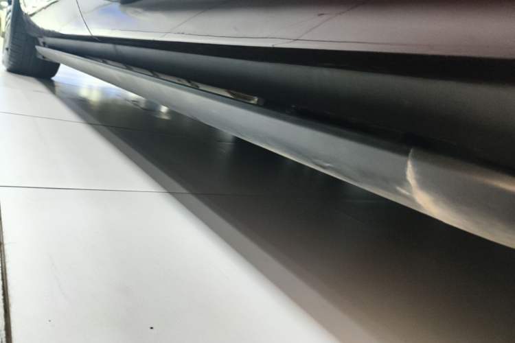 Used Hima AITO M9 2025 Extended-Range Ultra Version 52 kWh 6-Seater Left Side Sill