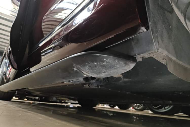 Used Hima AITO M9 2025 Extended-Range Ultra Version 52 kWh 6-Seater Left Side Sill