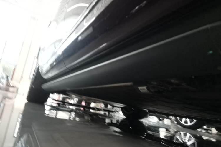 Used Hima AITO M9 2025 Extended-Range Ultra Version 52 kWh 5-Seater Edition Left Side Sill
