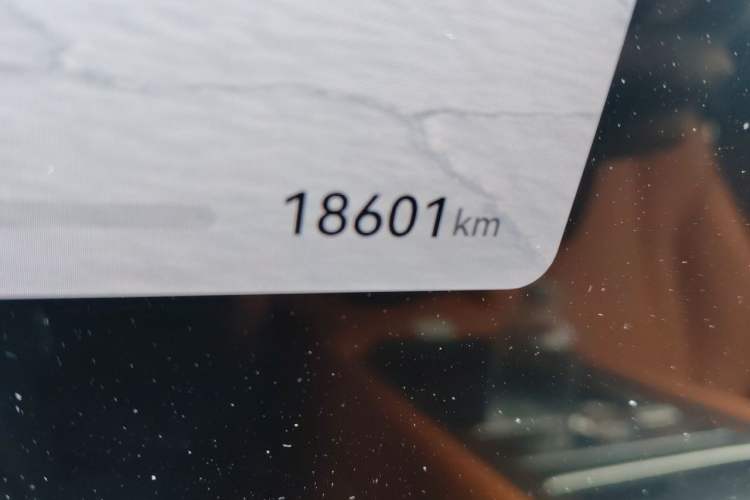 Used Hima AITO M9 2025 Extended-Range Ultra Version 52 kWh 6-Seater Odometer Close Up