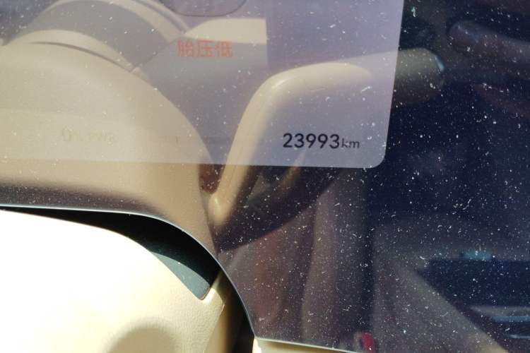 Used Hima AITO M9 2025 Extended-Range Ultra Version 52 kWh 6-Seater Odometer Close Up