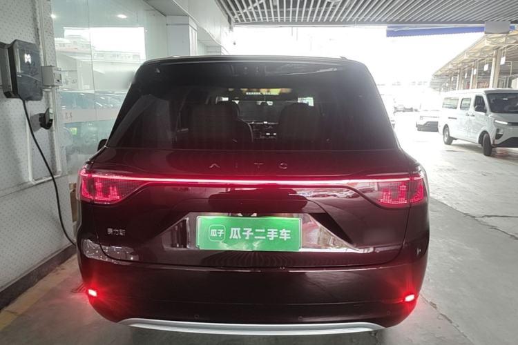 Used Hima AITO M9 2025 Extended-Range Ultra Version 52 kWh 6-Seater Rear