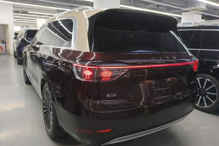 Used Hima AITO M9 2025 Extended-Range Ultra Version 52 kWh 5-Seater Edition Rear Left 45 Deg