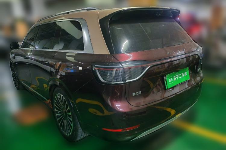 Used Hima AITO M9 2025 Extended-Range Ultra Version 52 kWh 6-Seater Rear Left 45 Deg