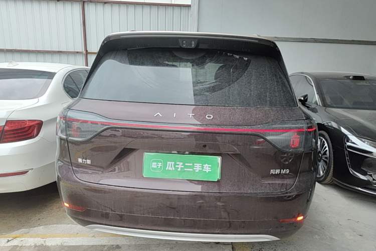 Used Hima AITO M9 2025 Extended-Range Ultra Version 52 kWh 6-Seater Rear